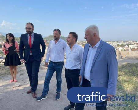 Правят пробива под Водната палата година, ще се опитат да не спират движението