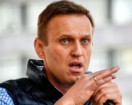 Руски журналист беше обвинен в Русия, че е дарил 16 долара на организация на Навални