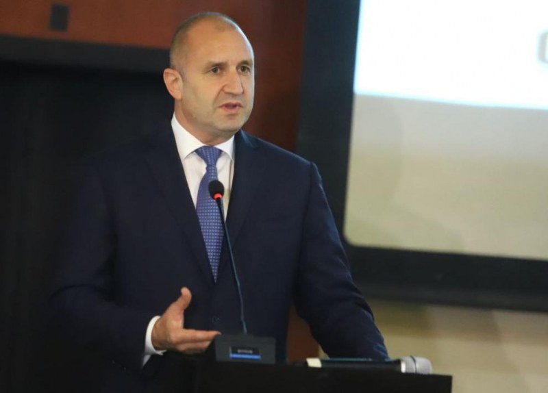 Радев се среща с гръцки компании, иска увеличаване на доставките на газ