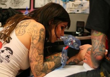 Татуировките са вече неизменна част от аксесорите на хората по