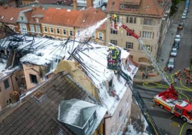 Разрастват се мащабите на огнената трагедия в германския град Аполда