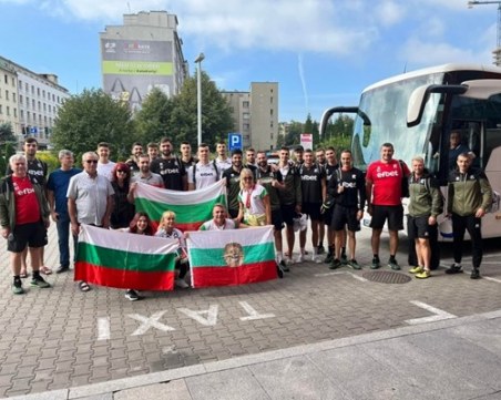 Феновете надъхаха националите по волейбол преди важния мач с Мексико