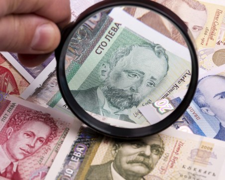 Икономисти: Вървим към вдигане на данъците