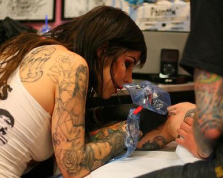 Най-богатите татуисти в света