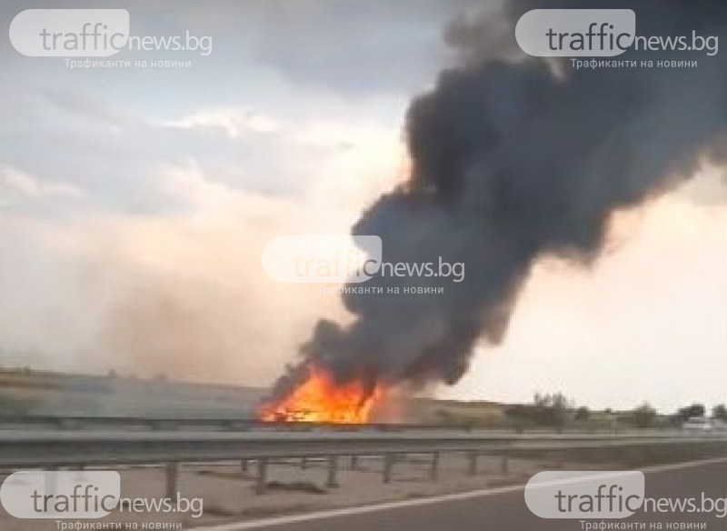 Автомобил се запали и блокира АМ Тракия в посока София.