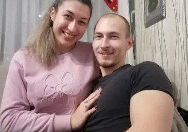Близки на починалата 21 годишна родилка Данислава Стоянова в Горна Оряховица
