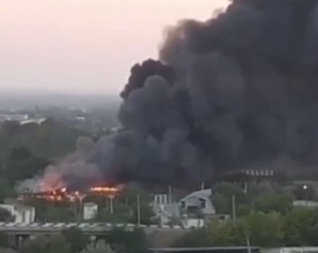 Пожар избухна в нефтобаза в Крим