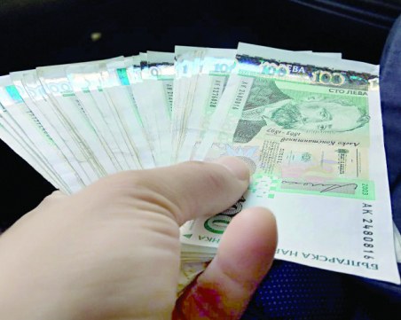 Заплатите в плик ощетяват бюджета с 300 милиона лева всяка година