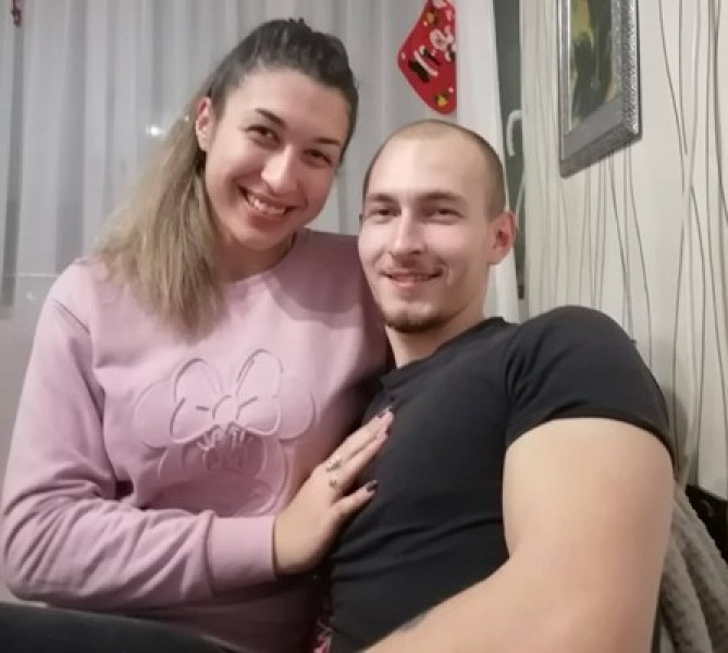 Близки на починалата 21-годишна родилка Данислава Стоянова в Горна Оряховица