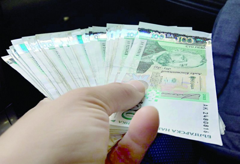 Заплатите в плик ощетяват бюджета с 300 милиона лева всяка година