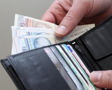 80% от работещите българите не са доволни от заплатата си