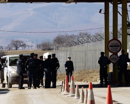 Гражданите на Сърбия и Косово вече пътуват свободно между двете държави
