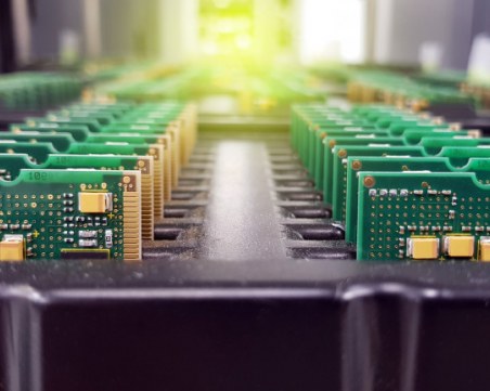 САЩ наложи ограничения за износ на редица чипове за Русия и Китай