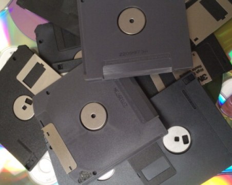 Япония спира да използва дискове и дискети