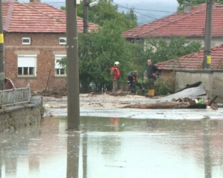 Експерти от Басейнова дирекция следят нивата на река Стряма
