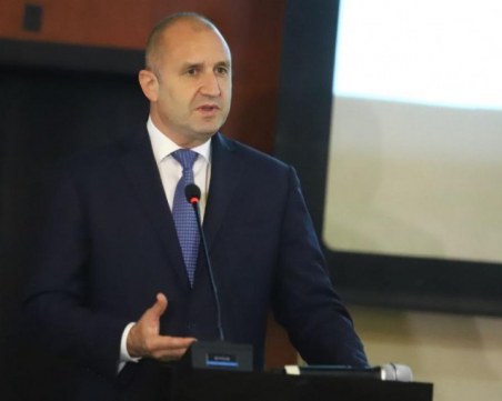 Радев: Краткият живот на последните парламенти е ясен показател докъде водят червените линии