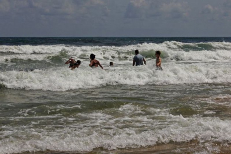 Двама мъже изчезнаха в бурното море край Созопол