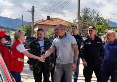 Областната организация на БЧК в Пловдив изпрати екип в наводнените