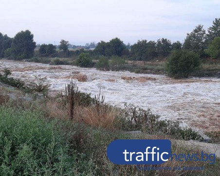 Кметът на Черноземен: Няма опасност за мостовете, пораженията по електропреностната мрежа са огромни