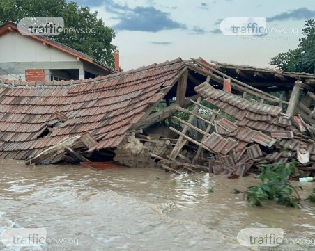 В Трилистник се готвят за безсънна нощ, пораженията в СНИМКИ