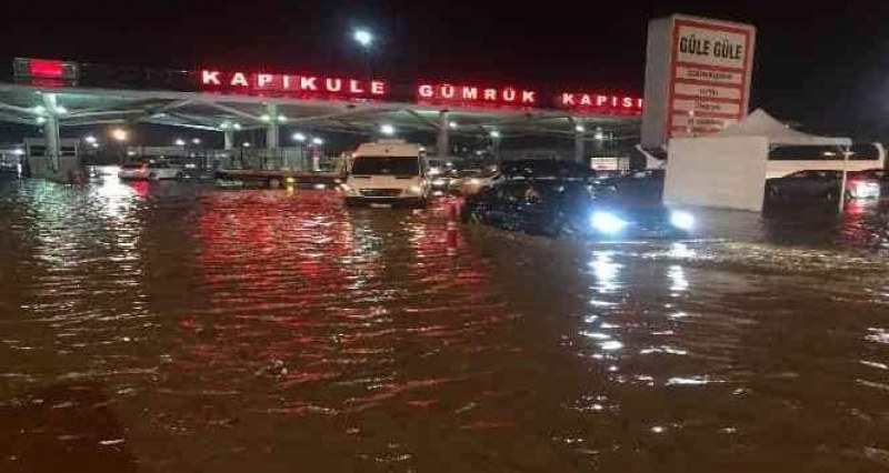 Турция затвори границата с България заради поройните дъждове