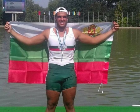 Емил Нейков със сребро на Европейското по гребане за младежи