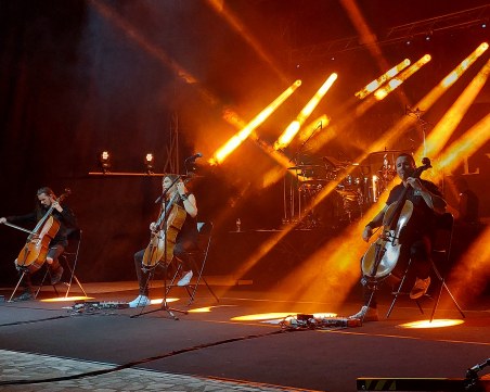 Северното сияние, донесено от Apocalyptica, се изви над Летния театър в Пловдив
