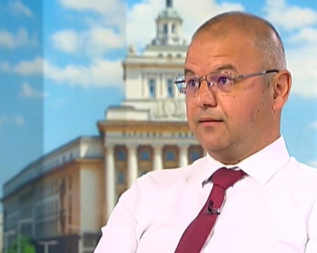 Шефът на ДКК: Източвани са пари от 