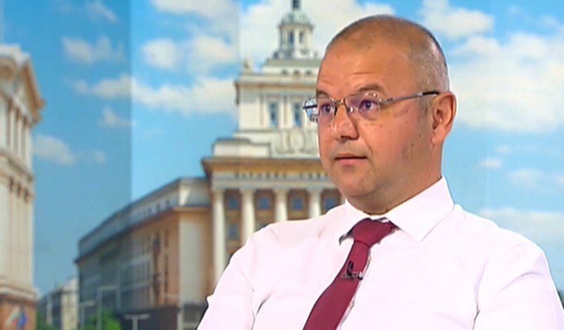 Шефът на ДКК: Източвани са пари от 