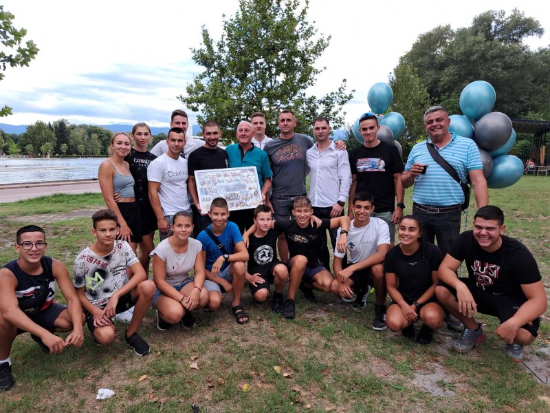 Страхотно празненство за юбилея на треньора по кану-каяк Владимир Генов