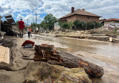 Украинци от Втори дом посетиха днес опустошеното от водната стихия