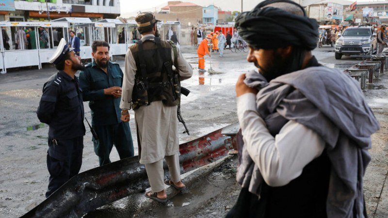 Двама служители на руското посолство в Кабул бяха убити днес