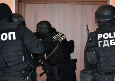При специализирана операция на ГДБОП задържаха двама мъже в Слънчев