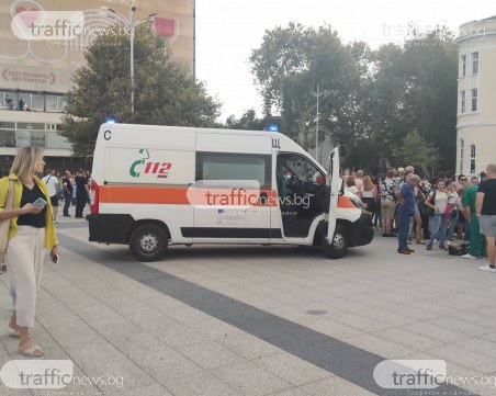 Младеж колабира на възстановката на пл. 