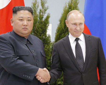 Разузнаването на САЩ: Северна Корея снабдява Русия с ракети