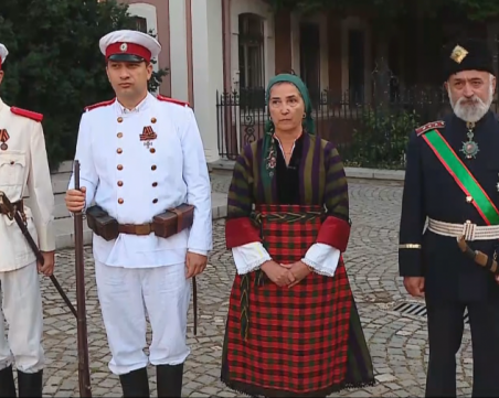 Семейство родолюбци от Пловдив всяка година участва във възстановките за Съединението