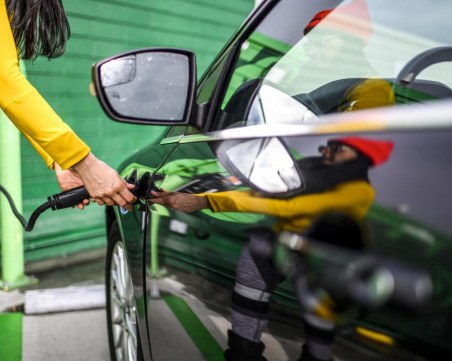 Google Maps с нова опция за по-изгодно гориво - показва най-евтините маршрути в България