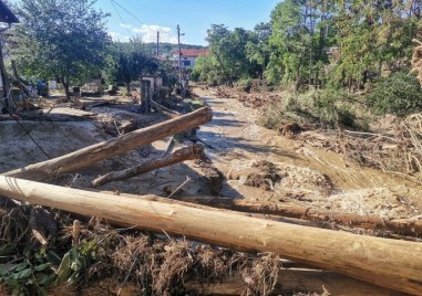 Сечта по целия водосбор около пострадалите от наводненията е спряна