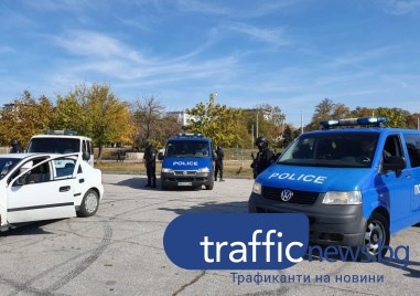 Екипи на жандармерията се включват в охраната на засегнатите от