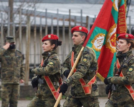 България финансира военните у нас заради заплаха от Русия