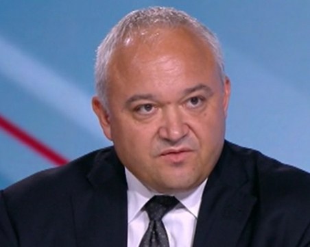 Демерджиев: Имаме данни за 10 полицая, които подпомагат трафика на мигранти