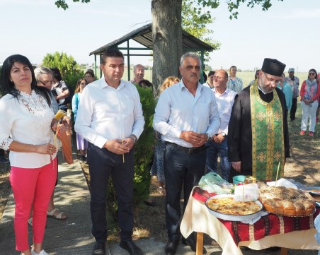 С курбан за здраве отбелязаха празника на село Маноле
