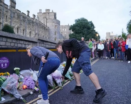 Само 27% от британците са против монархията