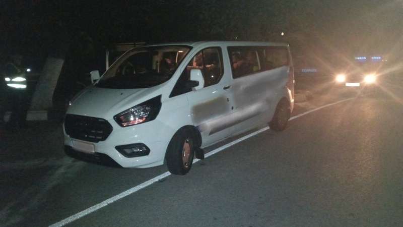 Катастрофа с бежанци край Челопеч, 9 мигранти са избягали в гората