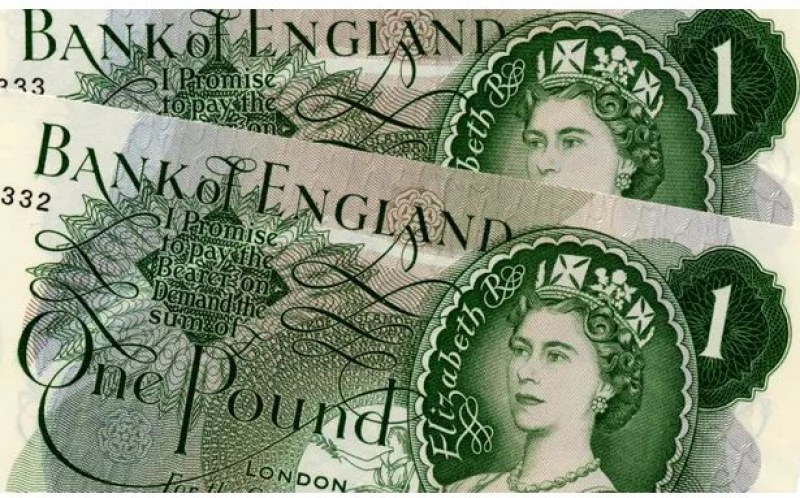 След смъртта на Елизабет II променят пари, гербове, знамена, химна и пощенските кутии