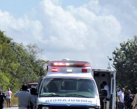 Жестока катастрофа между цистерна и автобус отне живота на поне 18 души в Мексико