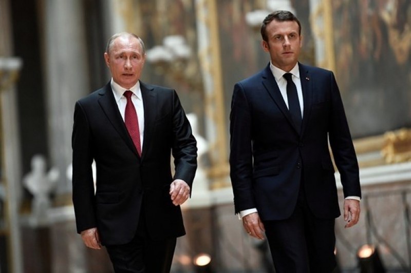Макрон към Путин: Русия трябва да се изтегли от АЕЦ 