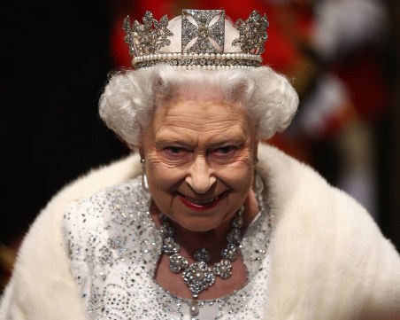 Дипломат обясни защо кралица Елизабет II нито веднъж не посети България