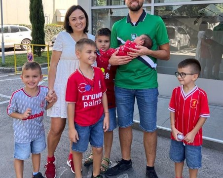 Пловдивчанка роди пето момченце