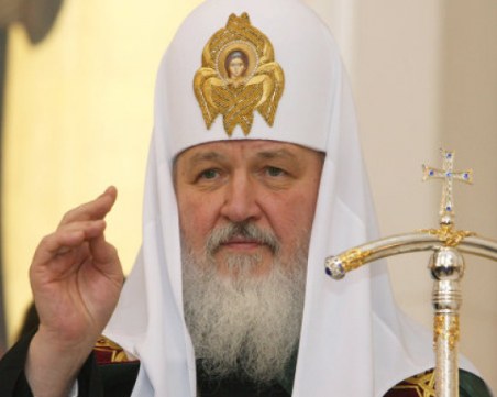 Руският патриарх призова вярващите да се молят за Путин